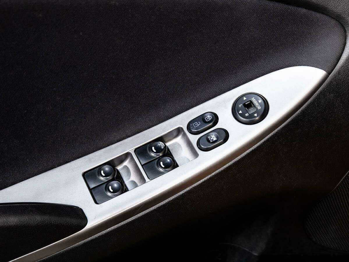 Hyundai Solaris с пробегом — 2014 год. Фото: #12