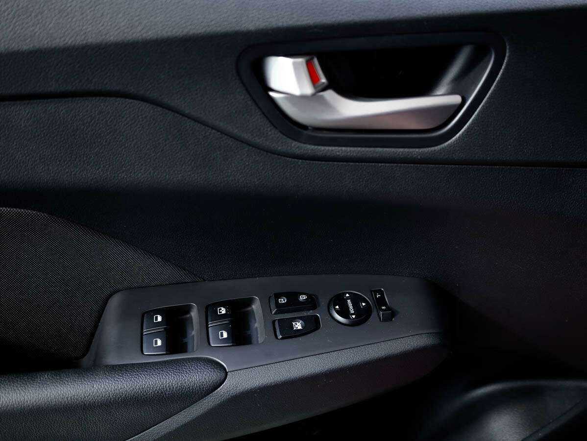 Hyundai Solaris с пробегом — 2017 год. Фото: #12