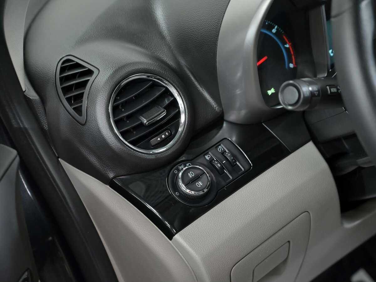 Chevrolet Orlando с пробегом — 2012 год. Фото: #10