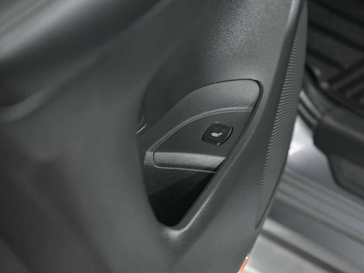 Mitsubishi Pajero Sport с пробегом — 2017 год. Фото: #6