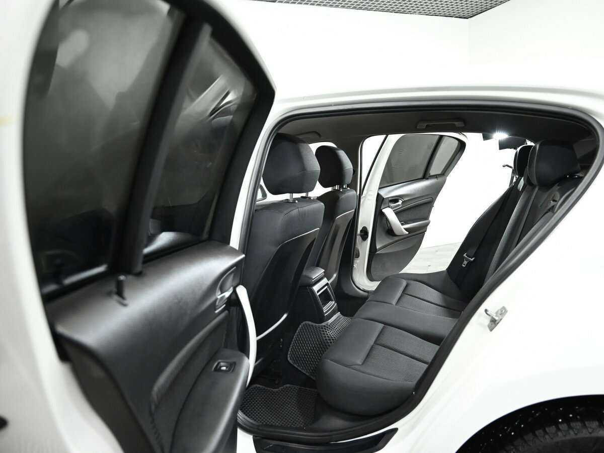 BMW 1 серии с пробегом — 2013 год. Фото: #9