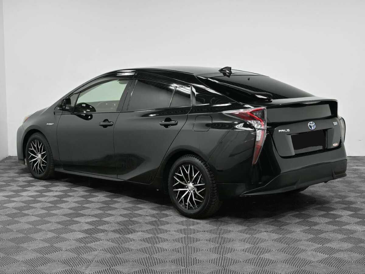 Toyota Prius с пробегом — 2016 год. Фото: #3