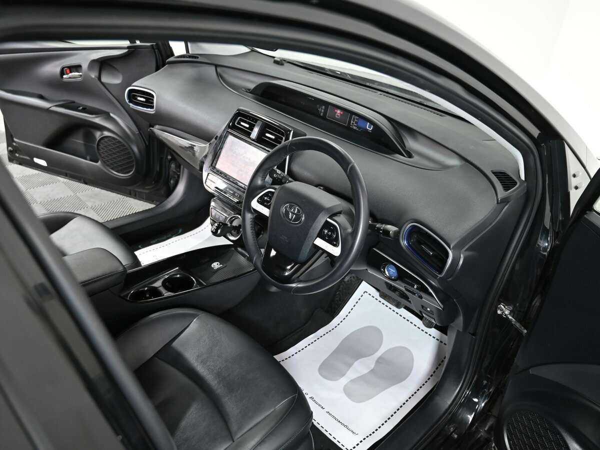 Toyota Prius с пробегом — 2016 год. Фото: #5
