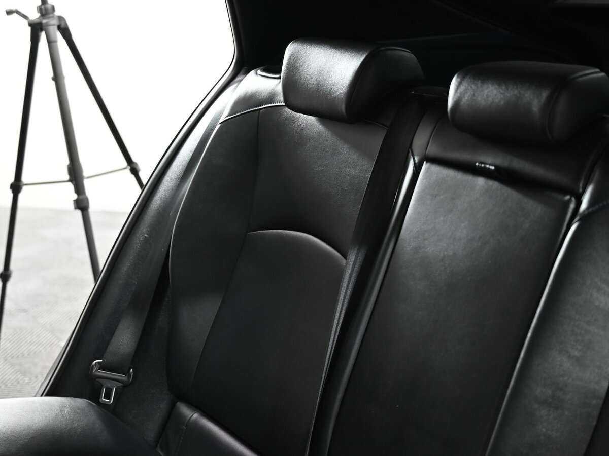 Toyota Prius с пробегом — 2016 год. Фото: #12