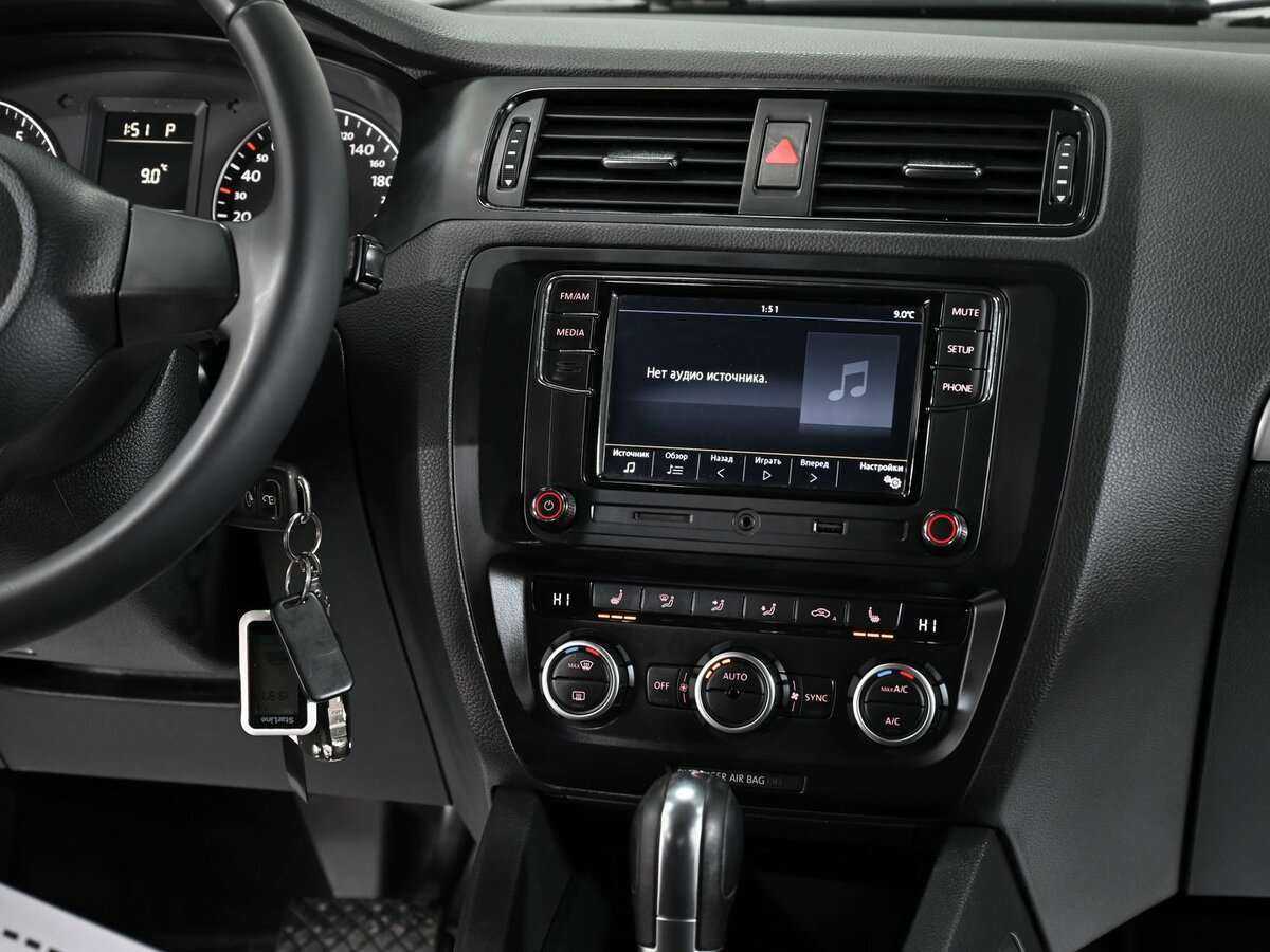 Volkswagen Jetta с пробегом — 2012 год. Фото: #7