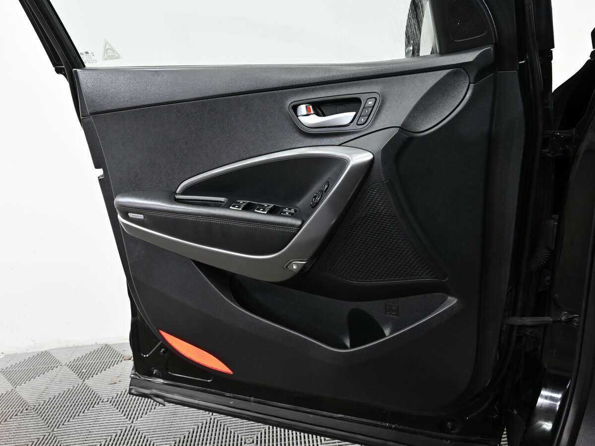 Hyundai Santa Fe с пробегом — 2014 год. Фото: #10