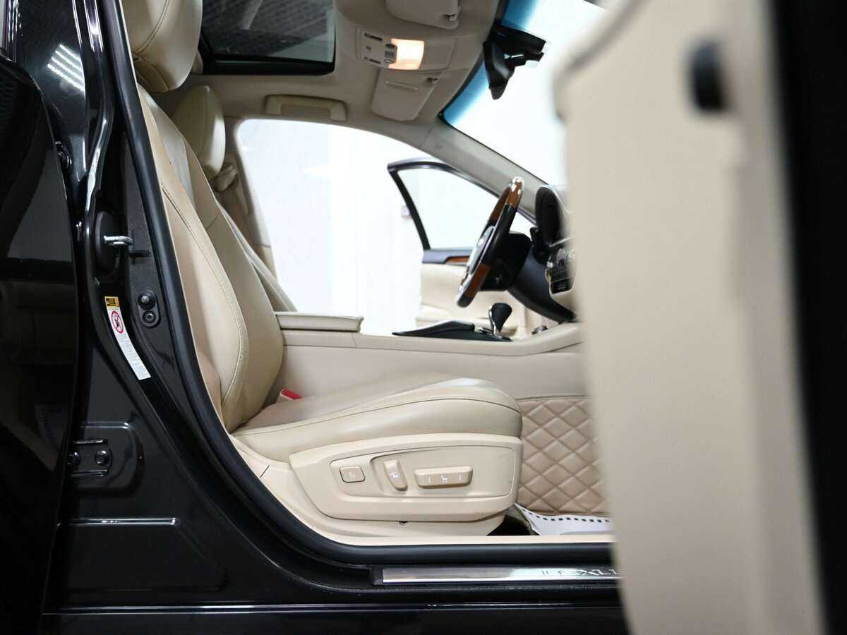 Lexus ES с пробегом — 2012 год. Фото: #12