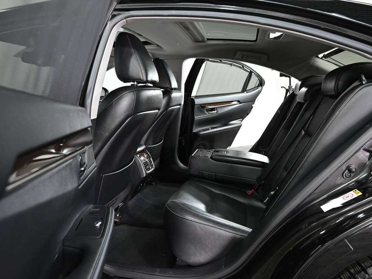 Lexus ES с пробегом — 2013 год. Фото: #6