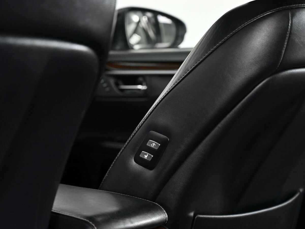 Lexus ES с пробегом — 2013 год. Фото: #12