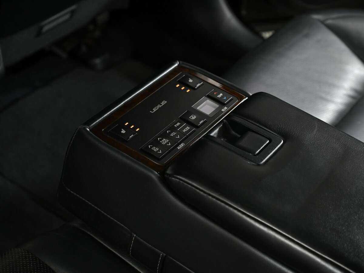 Lexus ES с пробегом — 2013 год. Фото: #17