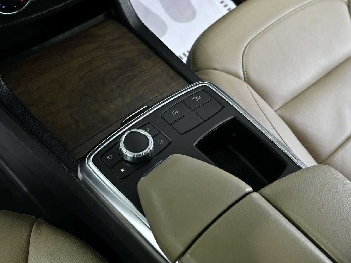 Mercedes-Benz M-Класс с пробегом — 2014 год. Фото: #10