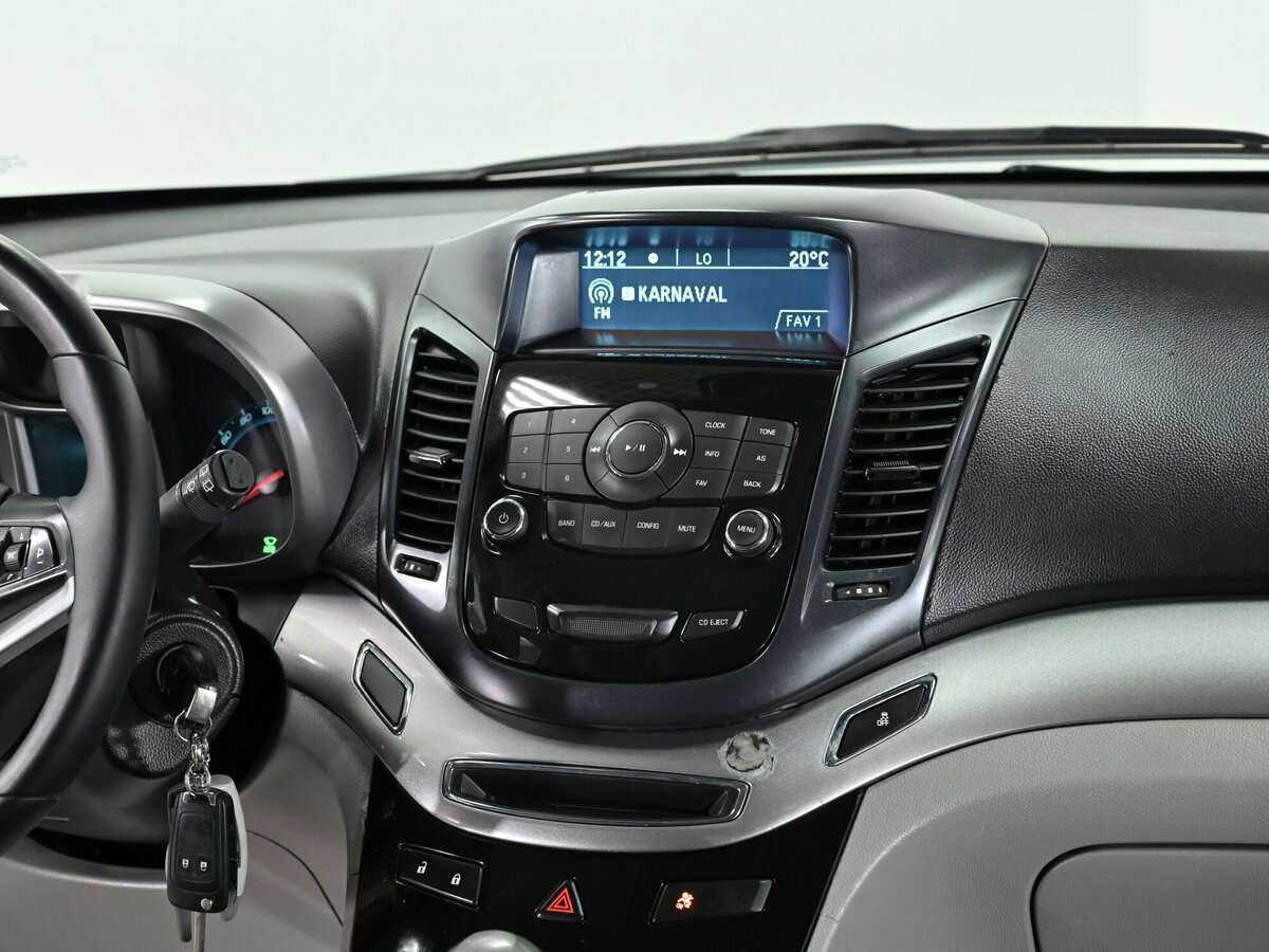 Chevrolet Orlando с пробегом — 2012 год. Фото: #7