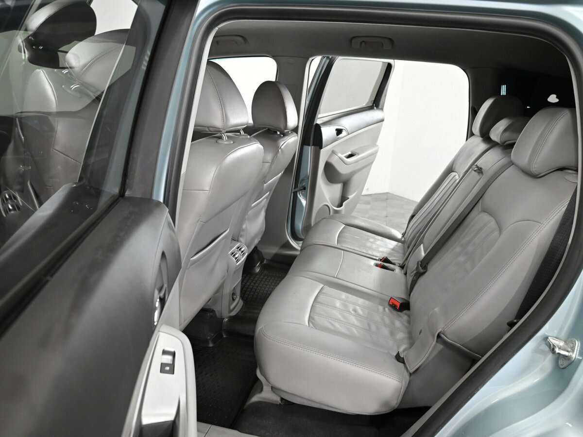 Chevrolet Orlando с пробегом — 2012 год. Фото: #9