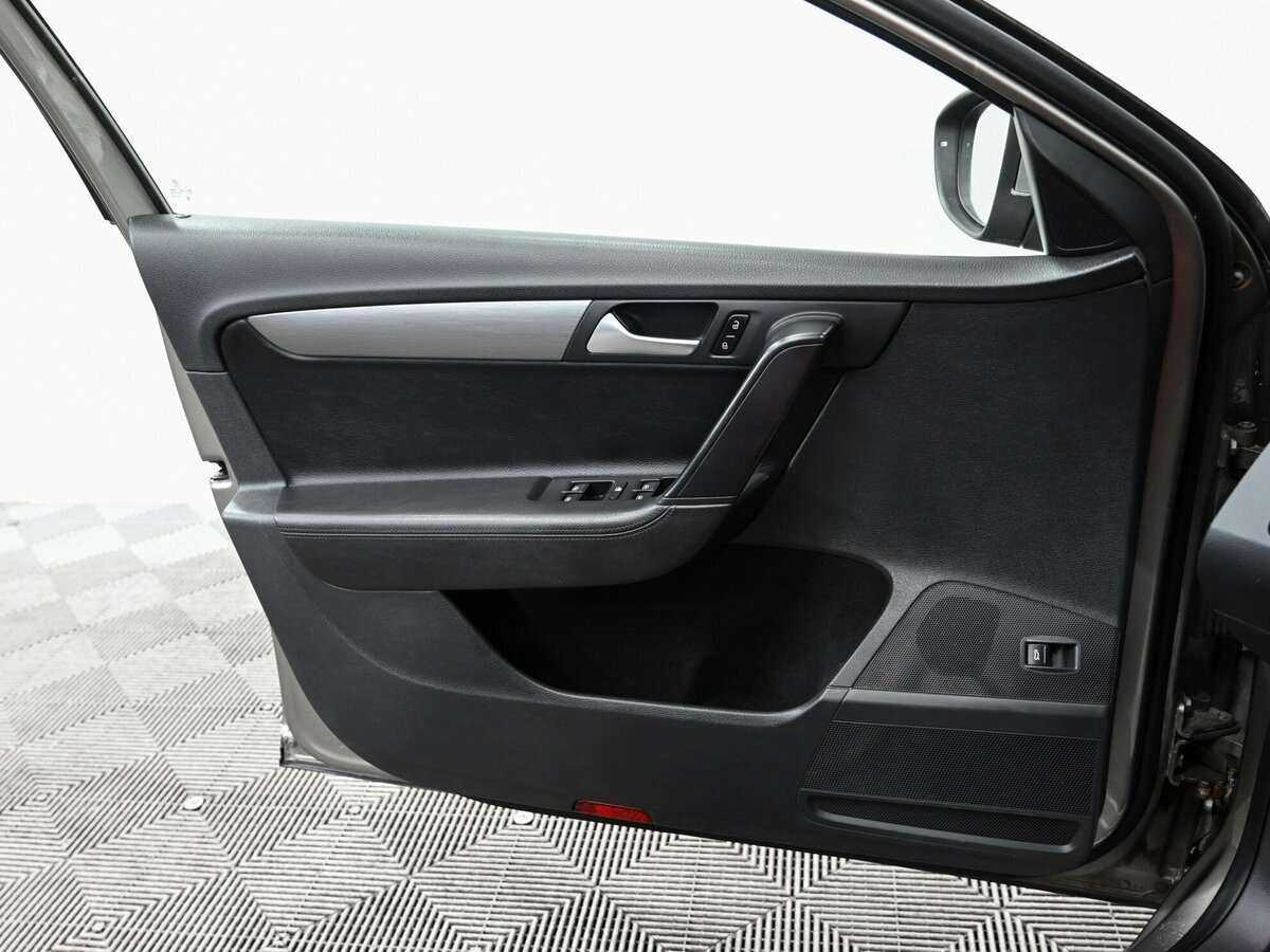 Volkswagen Passat с пробегом — 2014 год. Фото: #7