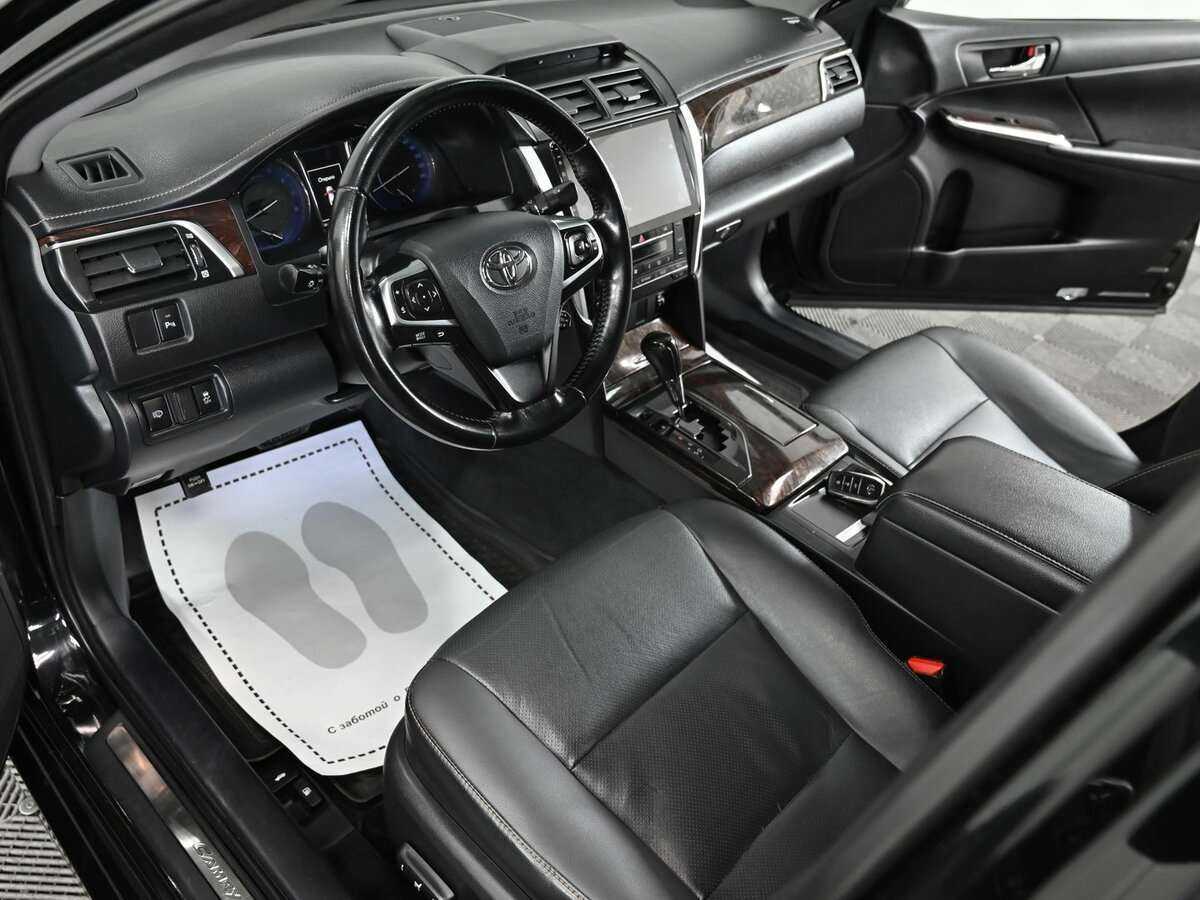 Toyota Camry с пробегом — 2015 год. Фото: #8
