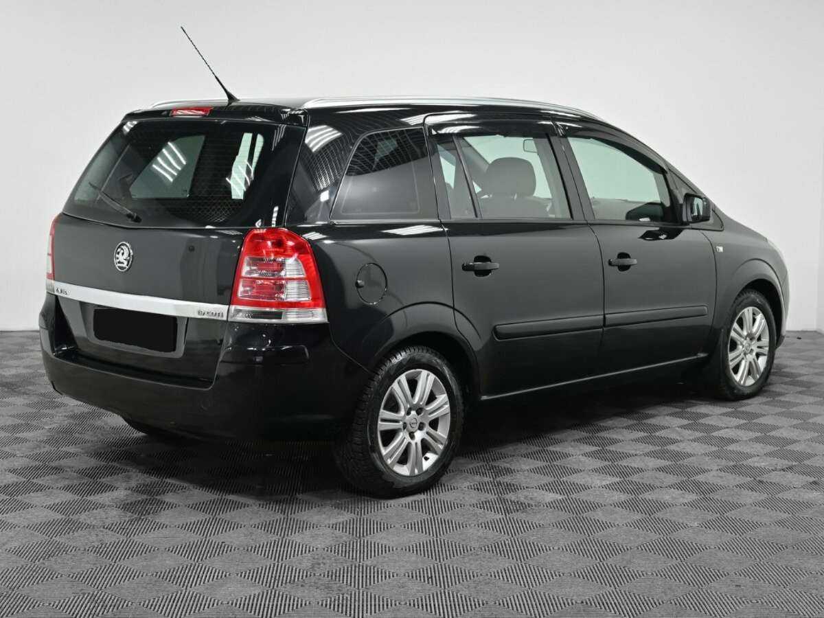 Opel Zafira с пробегом — 2012 год. Фото: #1