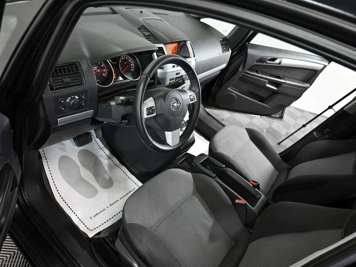 Opel Zafira с пробегом — 2012 год. Фото: #4