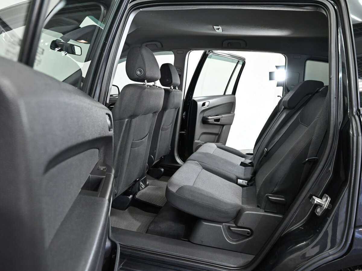 Opel Zafira с пробегом — 2012 год. Фото: #5