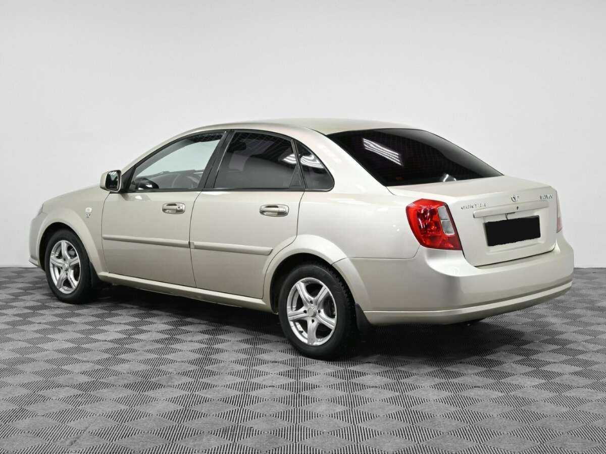 Daewoo Gentra с пробегом — 2014 год. Фото: #3