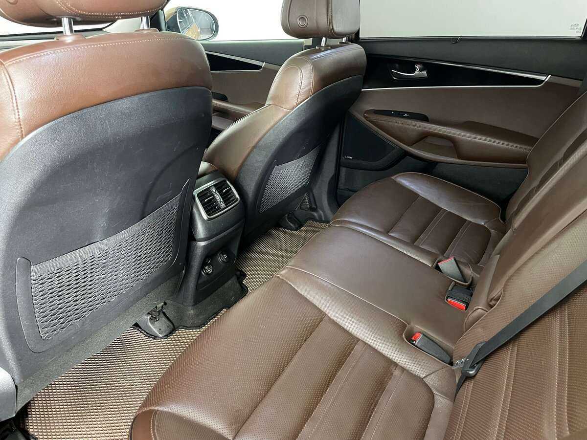 Kia Sorento с пробегом — 2016 год. Фото: #30