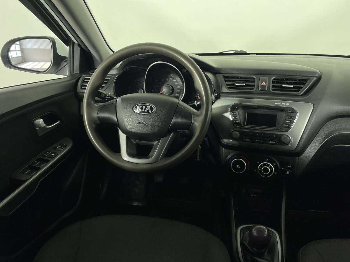 Kia Rio с пробегом — 2013 год. Фото: #8