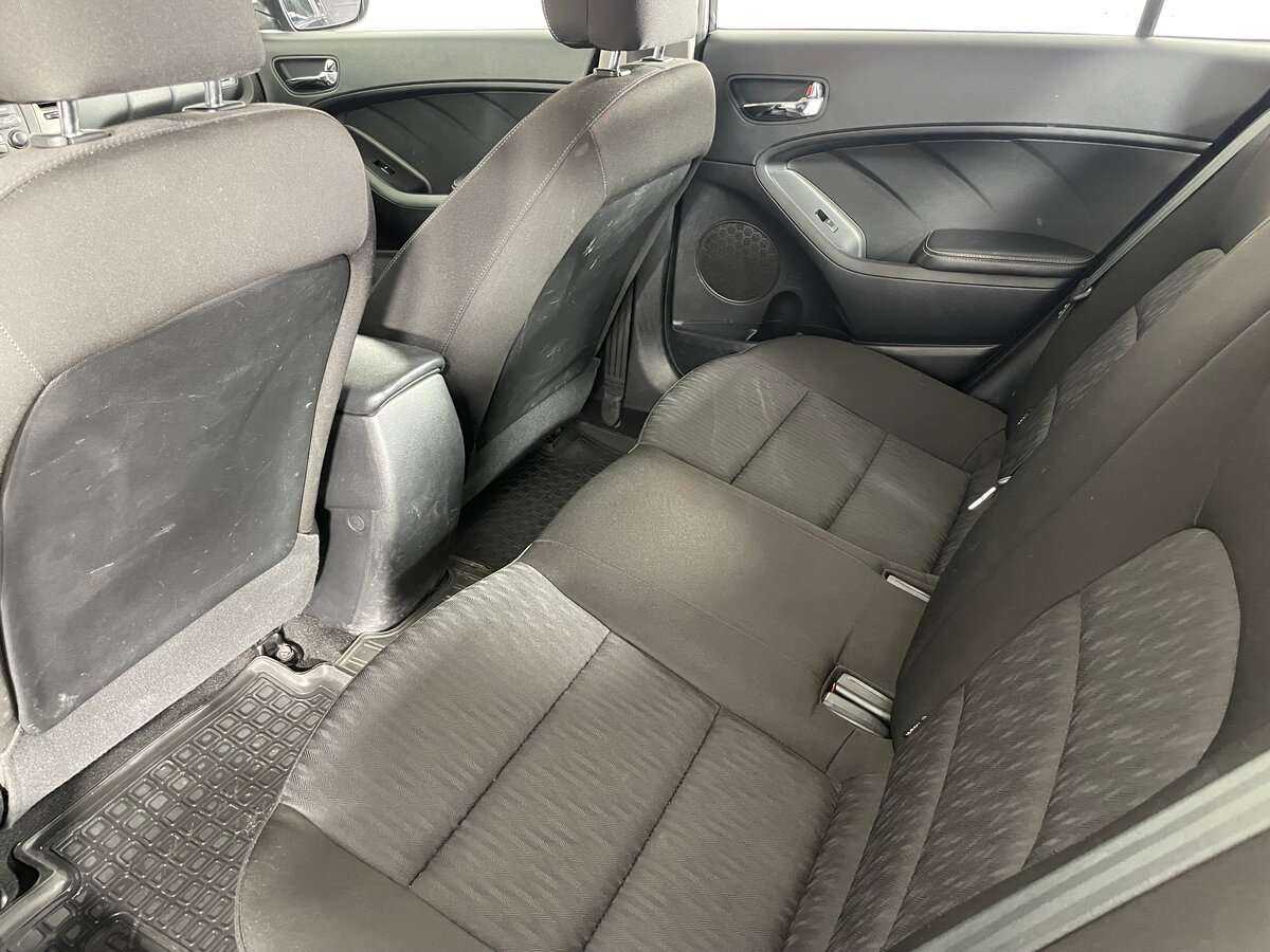 Kia Cerato с пробегом — 2015 год. Фото: #23