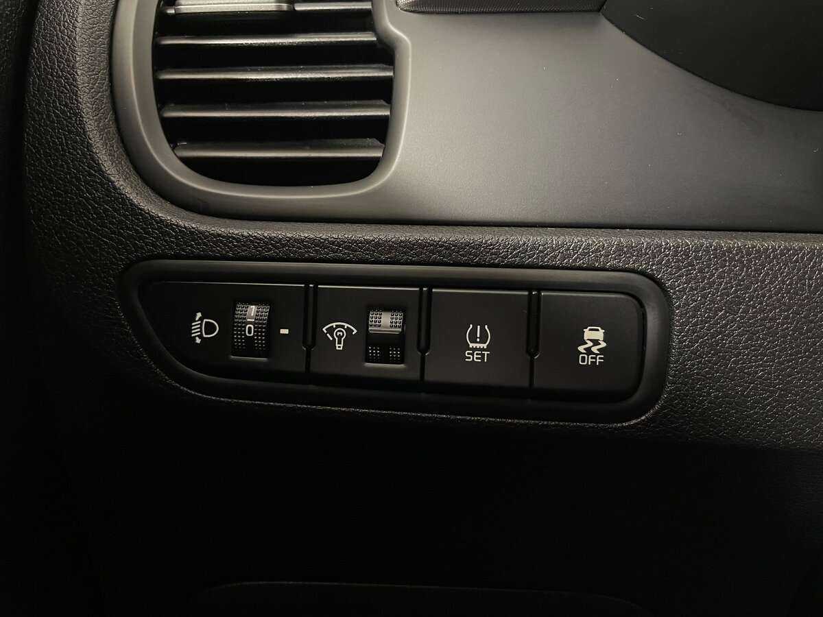 Kia Rio с пробегом — 2019 год. Фото: #17