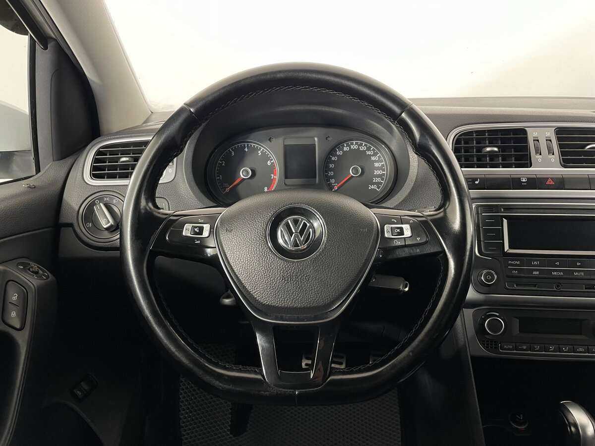 Volkswagen Polo с пробегом — 2016 год. Фото: #9