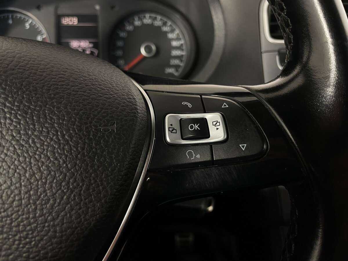 Volkswagen Polo с пробегом — 2016 год. Фото: #12