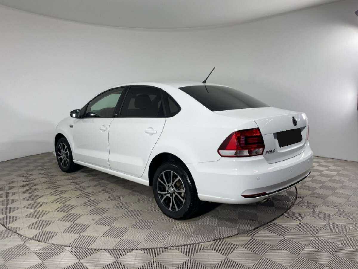 Volkswagen Polo с пробегом — 2016 год. Фото: #5