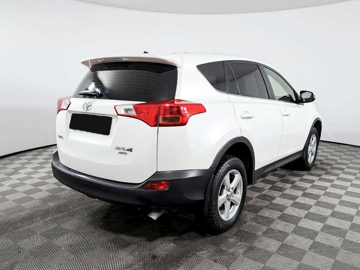Toyota RAV4 с пробегом — 2014 год. Фото: #4
