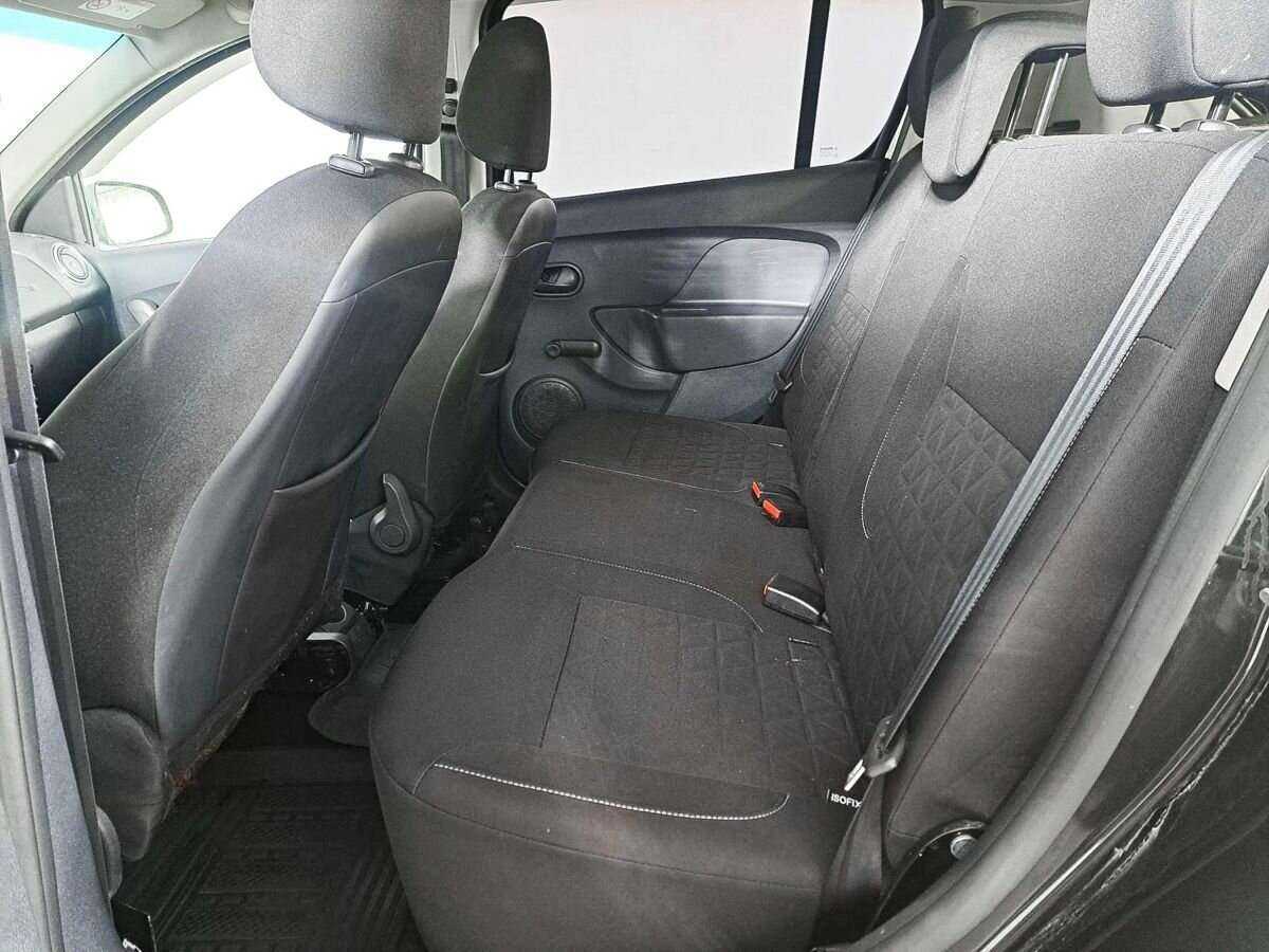 Renault Sandero с пробегом — 2016 год. Фото: #8