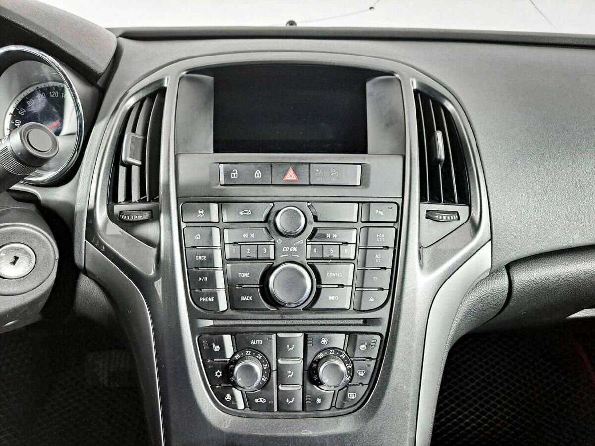 Opel Astra с пробегом — 2014 год. Фото: #12