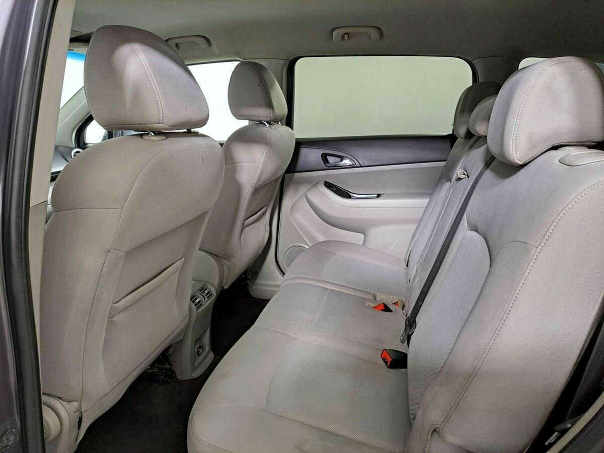 Chevrolet Orlando с пробегом — 2013 год. Фото: #9