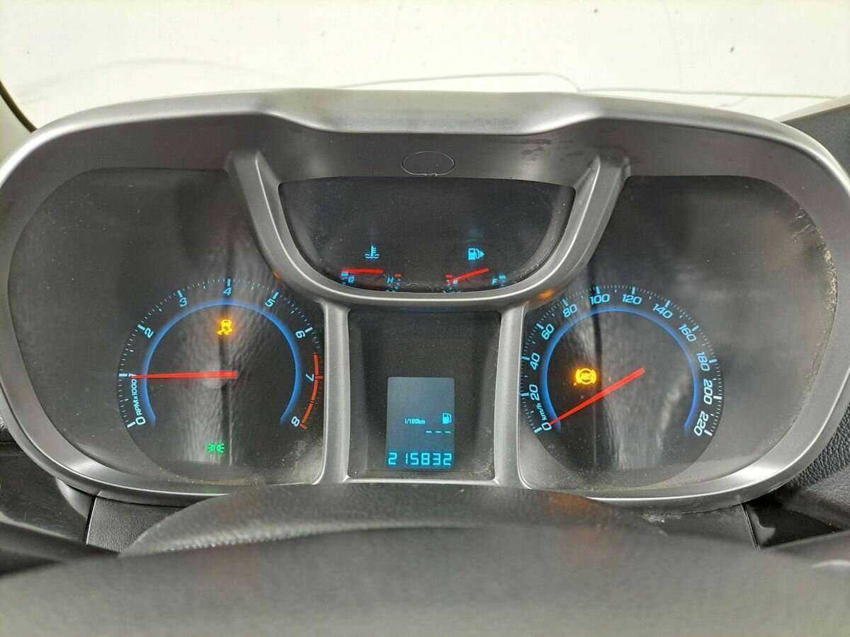 Chevrolet Orlando с пробегом — 2013 год. Фото: #10