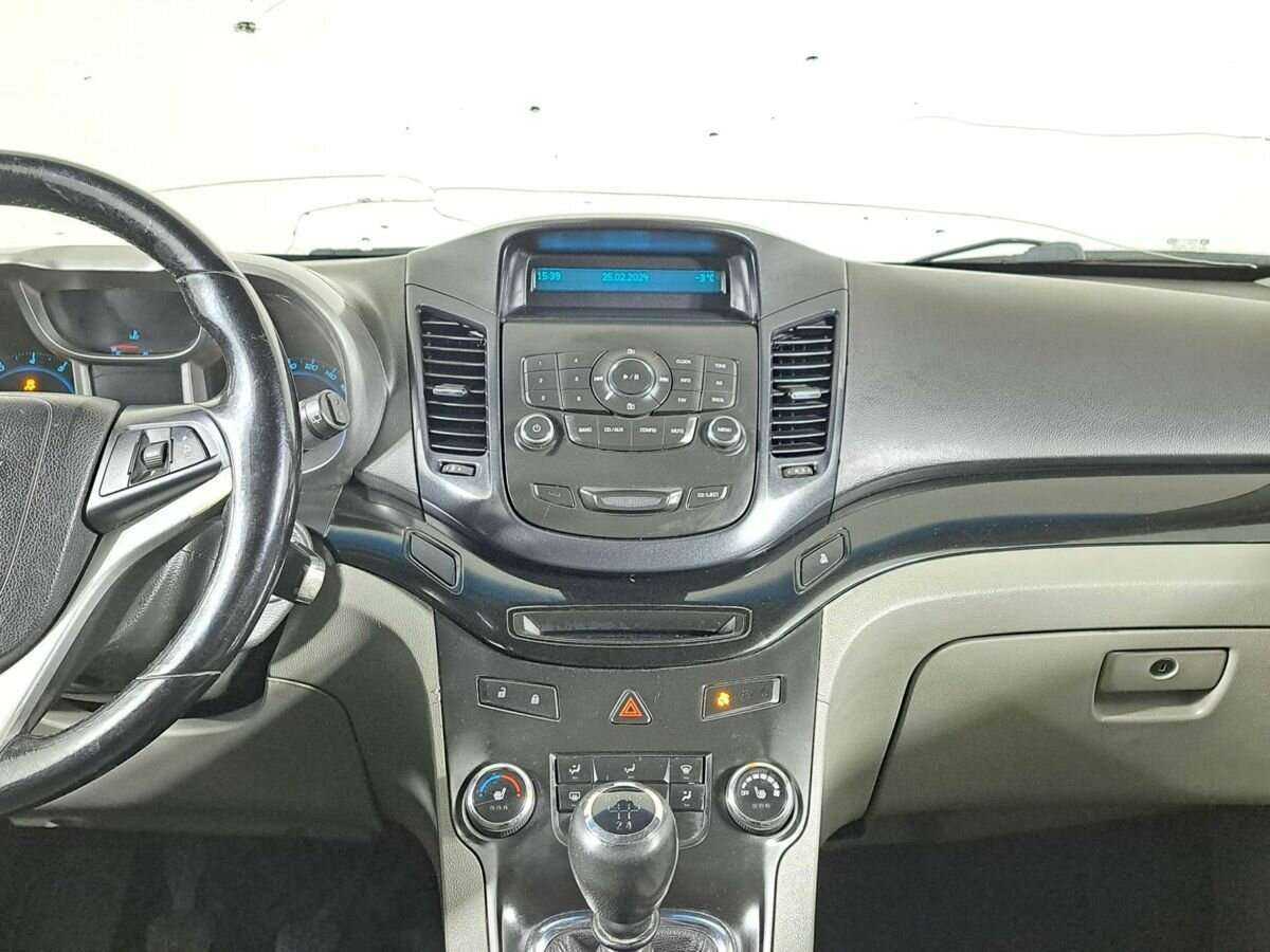 Chevrolet Orlando с пробегом — 2013 год. Фото: #12