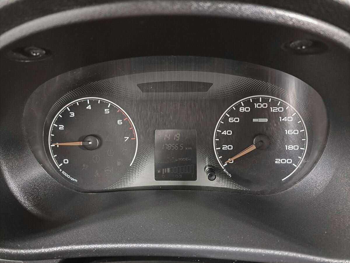 Lada (ВАЗ) Granta с пробегом — 2017 год. Фото: #10