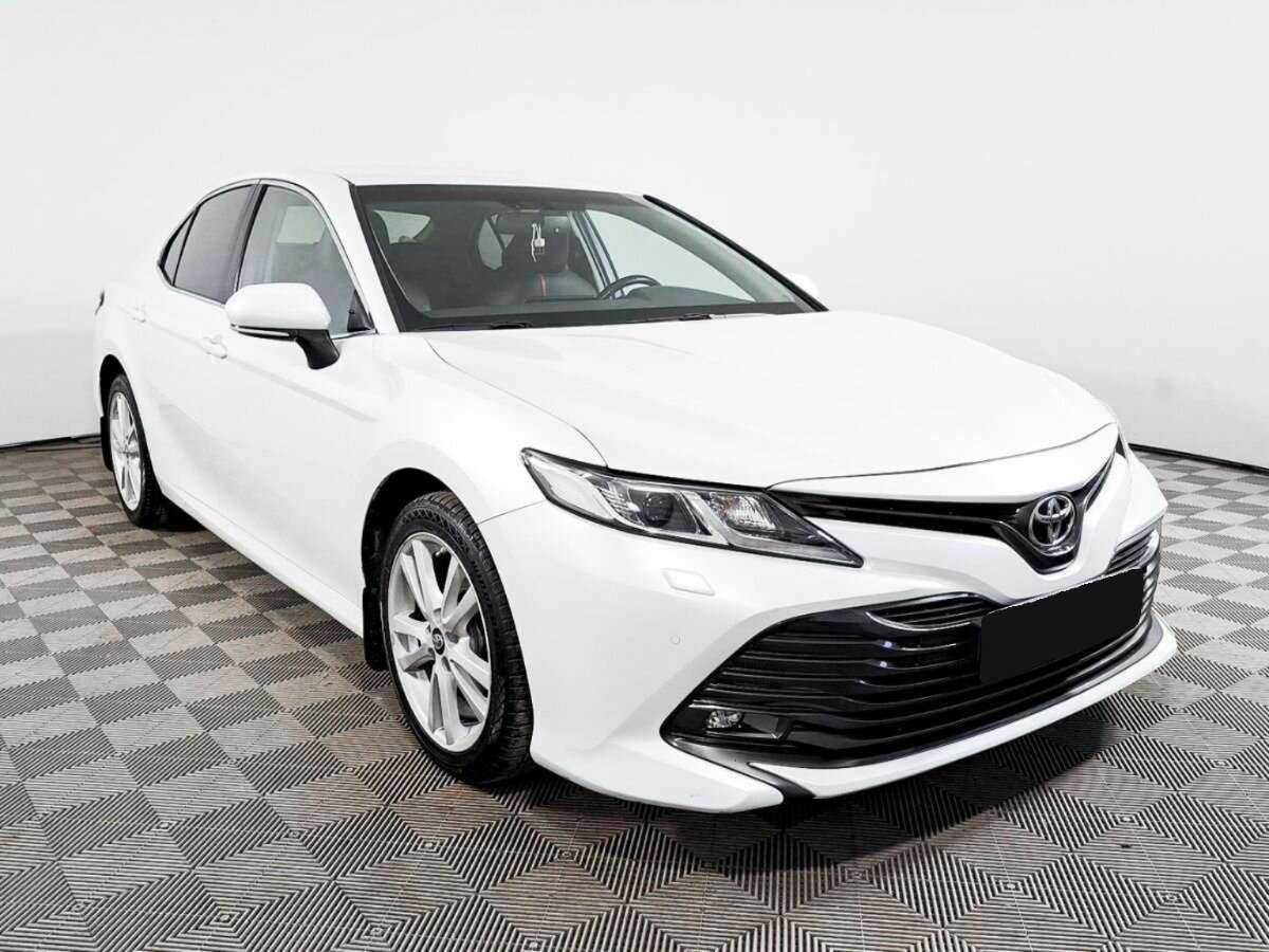 Toyota Camry с пробегом — 2019 год. Фото: #2