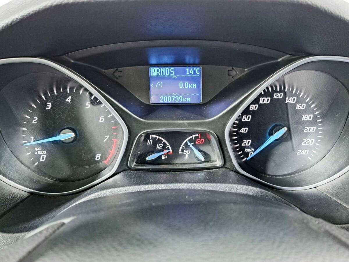 Ford Focus с пробегом — 2012 год. Фото: #12