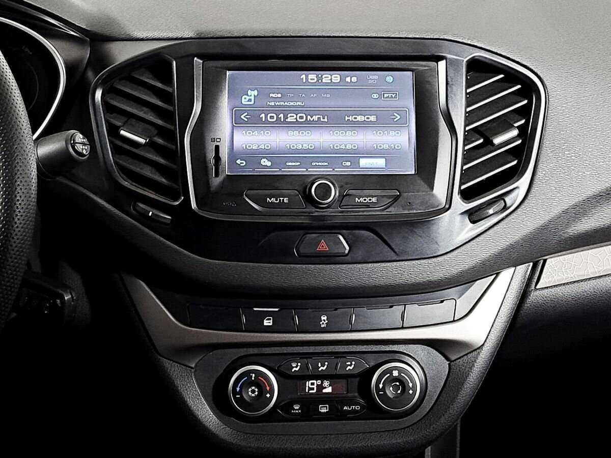 Lada (ВАЗ) Vesta с пробегом — 2017 год. Фото: #9