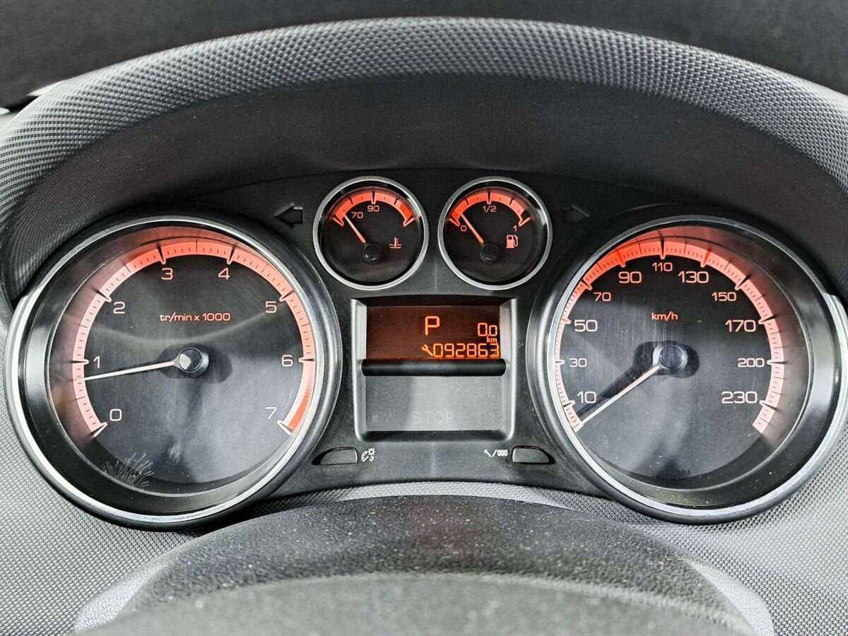 Peugeot 408 с пробегом — 2013 год. Фото: #8