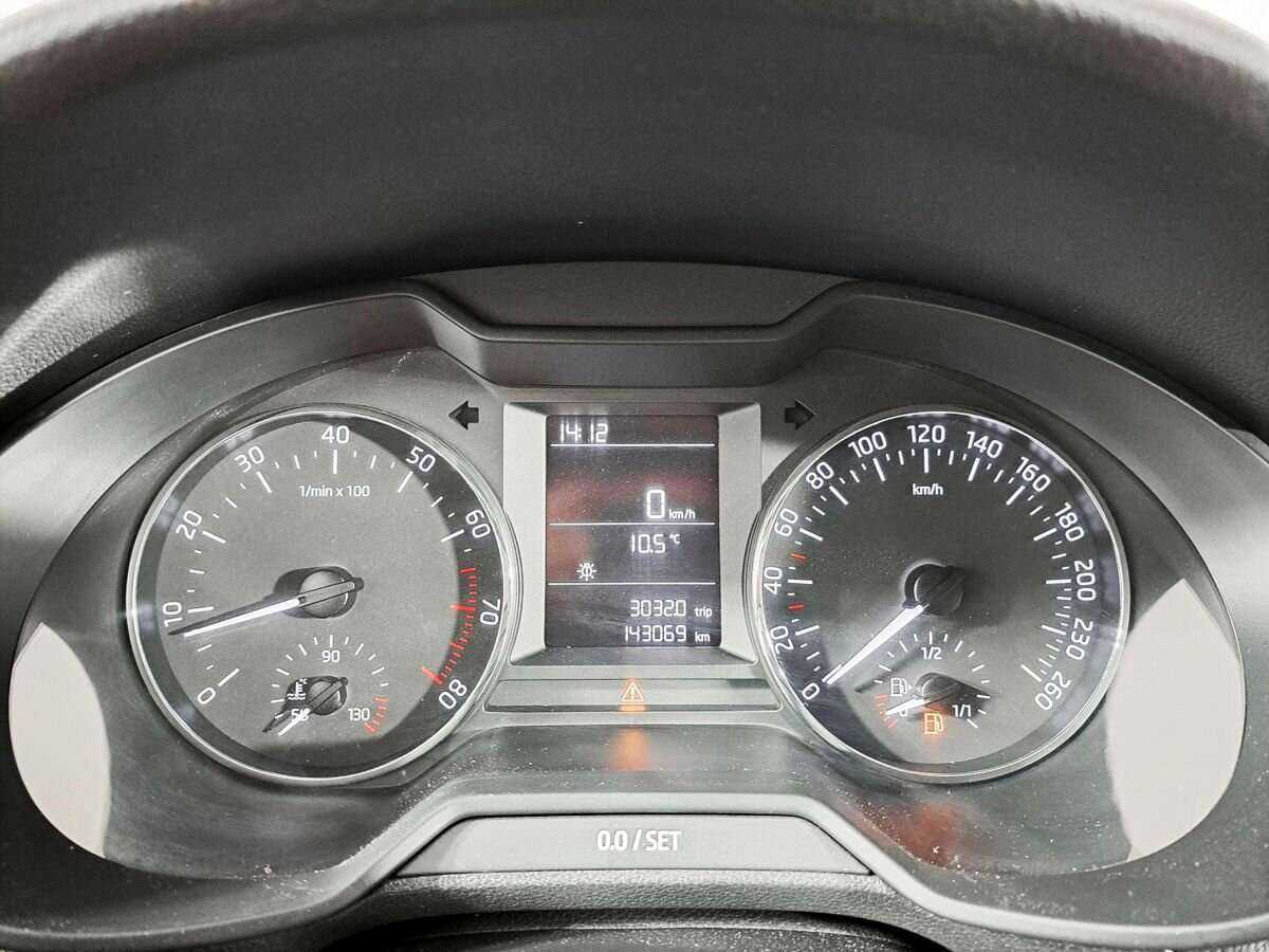 Skoda Octavia с пробегом — 2014 год. Фото: #10