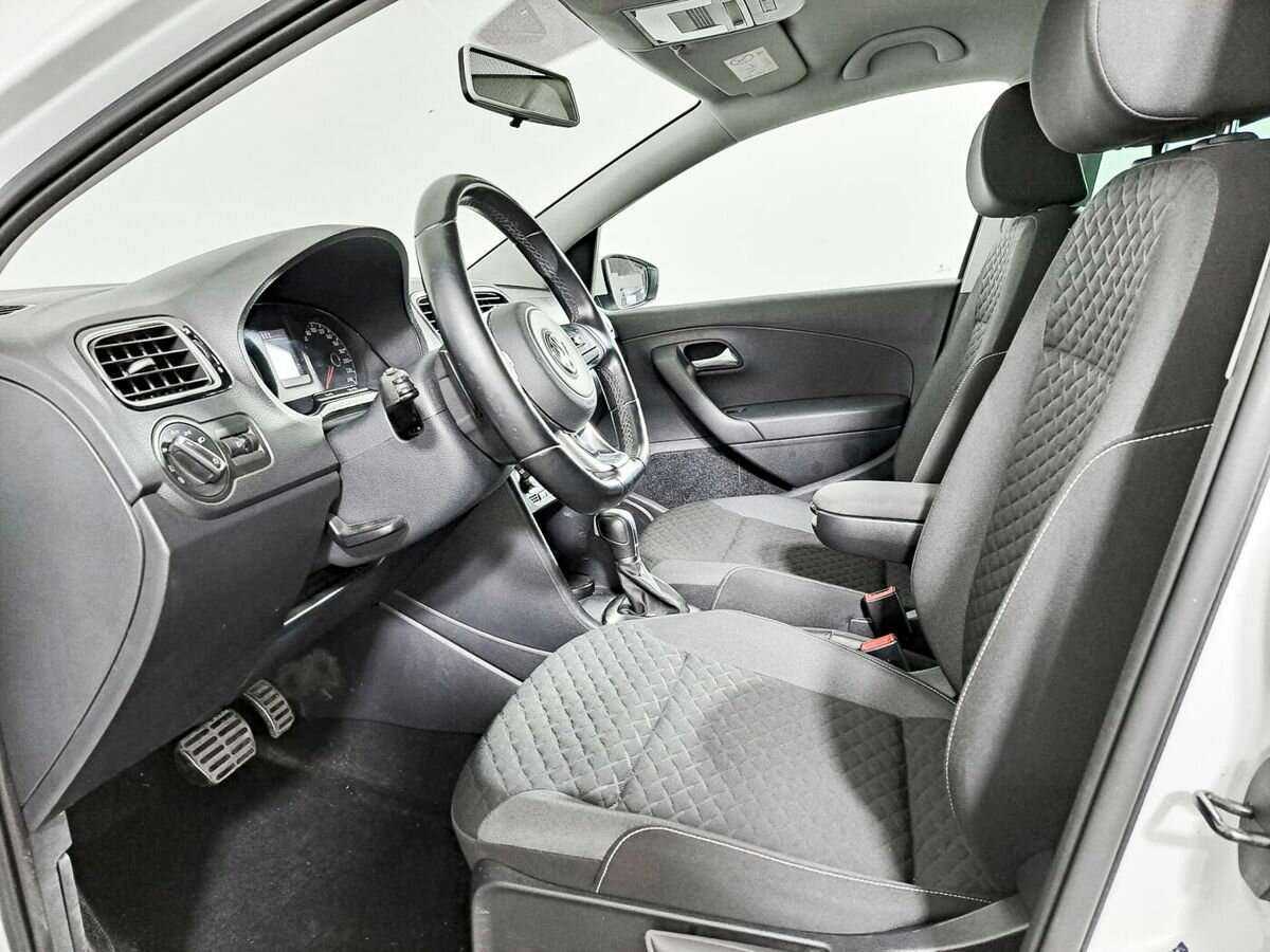 Volkswagen Polo с пробегом — 2018 год. Фото: #10