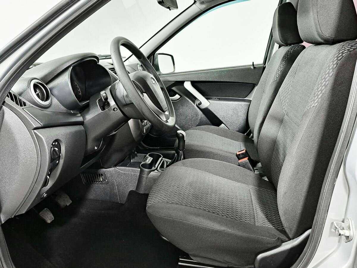 Lada (ВАЗ) Kalina с пробегом — 2016 год. Фото: #11