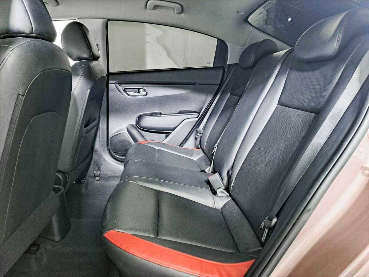 Kia Rio с пробегом — 2020 год. Фото: #9