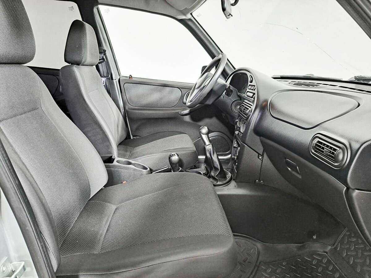 Chevrolet Niva с пробегом — 2013 год. Фото: #8