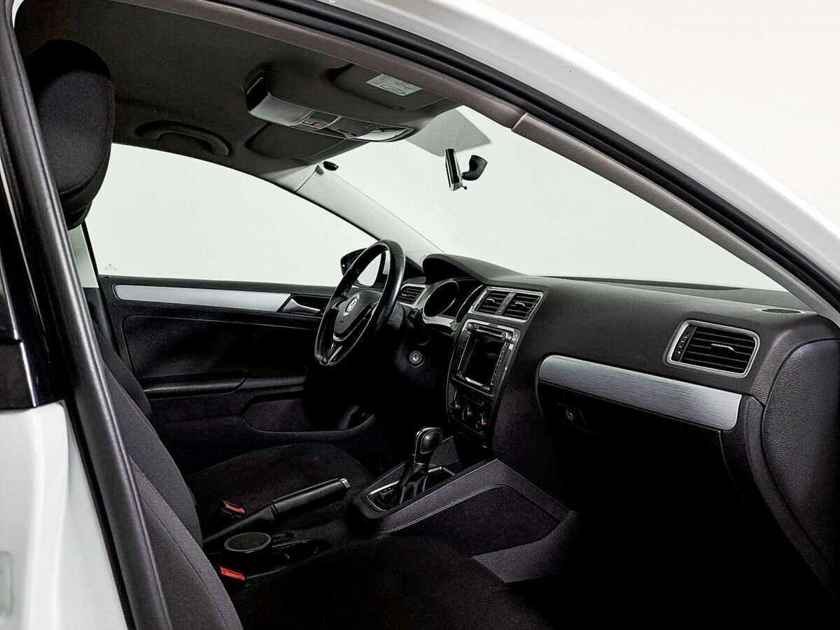 Volkswagen Jetta с пробегом — 2018 год. Фото: #7