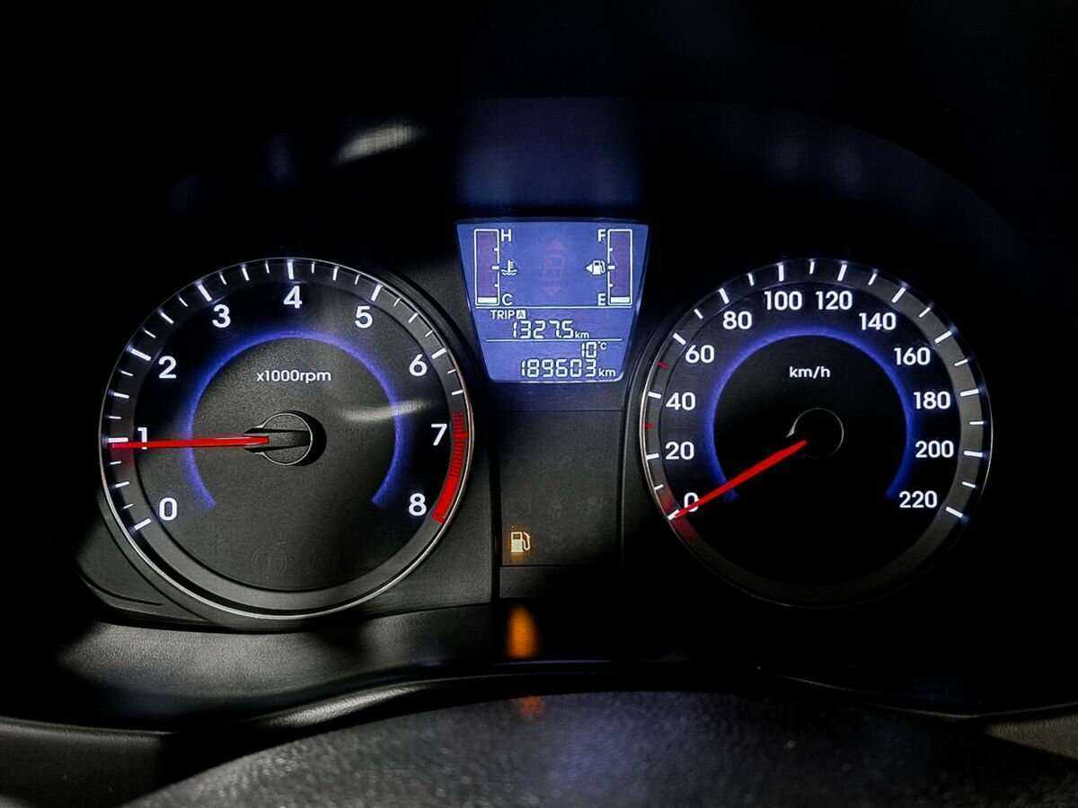 Hyundai Solaris с пробегом — 2015 год. Фото: #7