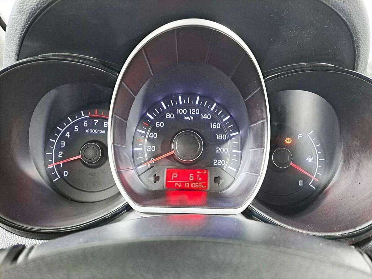 Kia Rio с пробегом — 2015 год. Фото: #10