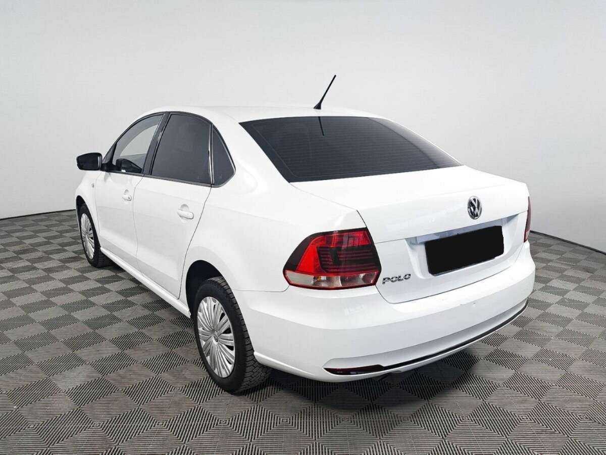 Volkswagen Polo с пробегом — 2016 год. Фото: #6